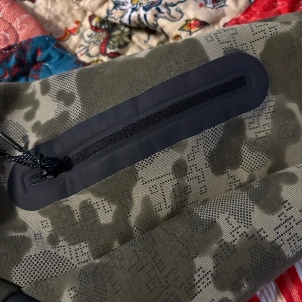 Men's Camouflage Jacket - Picture 4 of 5